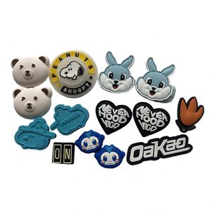 Écusson personnalisé en caoutchouc souple 3D, petit patch en PVC silicone gaufré, motif dessin animé, lettre, logo pour vêtements et chapeaux - Product Image 2