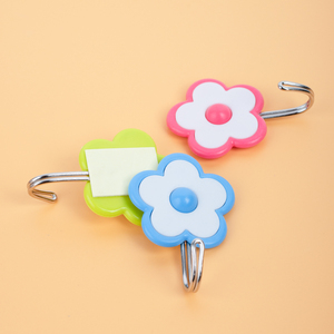 Quatre ensembles de crochets adhésifs résistants, sans perçage, en plastique, imperméables, avec un design floral coloré et créatif, pour la décoration de la chambre à coucher et du salon - Product Image 6
