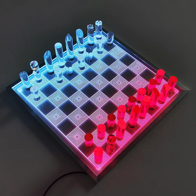 गर्म बिक्री लक्जरी कस्टम आरजीबी एलईडी प्रकाश के साथ Lucite बोर्ड खेल चमक एक्रिलिक शतरंज सेट बोर्ड खेल ब्रश एल्यूमीनियम फ्रेम