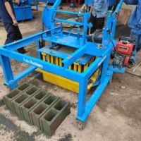 Machine à fabriquer des blocs creux en béton à base de cendres volantes Fuda Mobile, avec moule à engrenages, sans palette, ligne de production de briques, facile à utiliser, pression vibratoire 1