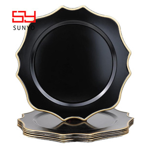 Table décorative festonnée à la main de 13 pouces Chargeurs noirs Assiettes à dîner pour mariage, vacances, Thanksgiving, Noël - Product Image 1