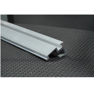 Profilé de rail de montage solaire en aluminium série 6000 au design unique pour l'installation de panneaux photovoltaïques, disponible à la vente - Product Image 4