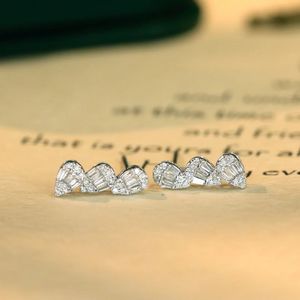 Pendientes de Oro Xinfly Luxulry Au750 con Diamante Natural de 0.3CT, Estilo Línea de Tres Gotas de Agua, Completamente Adornados con Diamantes - Product Image 2