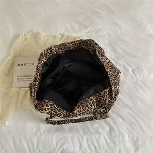 <span class=keywords><strong>Sac</strong></span> fourre-tout pour femme <span class=keywords><strong>à</strong></span> imprimé léopard, grande capacité, <span class=keywords><strong>sac</strong></span> <span class=keywords><strong>à</strong></span> bandoulière avec des matériaux écologiques européens, <span class=keywords><strong>sac</strong></span> <span class=keywords><strong>à</strong></span> <span class=keywords><strong>main</strong></span> de luxe durable - Product Image 6