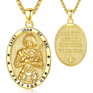 Collar con Colgante de Santa Juana de Arco Chapado en <span class=keywords><strong>Oro</strong></span> de 18K sobre Cobre, Letras Esmaltadas en Negro, Joyería Católica de Coraje al por Mayor - Product Image 1