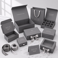 Boîte d'emballage pour l'expédition de vêtements en e-commerce, en carton ondulé E-Flute gris, auto-scellante, avec impression personnalisée et logo