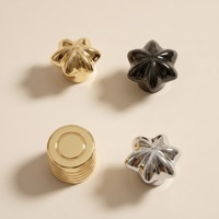 Bouchon de flacon de parfum en alliage de zinc magnétique robuste, personnalisable en usine avec logo en relief ou débossé, fermeture de parfum gravée mat, vente en gros
