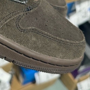 Chaussures de basketball rétro Travis Scotts 2026 de qualité supérieure pour hommes, couleur olive moyen, noir Phantom, confortables, mode, baskets de sport - Product Image 3