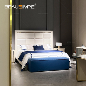 <span class=keywords><strong>Letto</strong></span> di lusso classico elegante con pannello in compensato imbottito alto <span class=keywords><strong>testiera</strong></span> metallica <span class=keywords><strong>intarsiato</strong></span> finitura struttura per mobili camera da <span class=keywords><strong>letto</strong></span> - Product Image 2