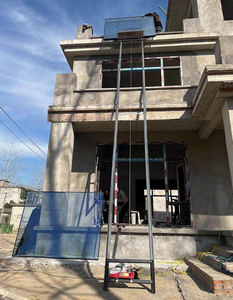 Platform Pengangkat Tenaga Surya Beban Berat Stabil Konstruksi Luar Ruangan Panel PV Elevator Pengangkut Ketinggian Tinggi - Product Image 5
