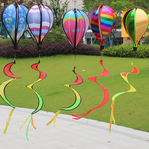 Vente en gros d'ornements de moulin à vent en spirale Montgolfière arc-en-ciel Chaîne de moulin à vent en plein air Décoration de jardin en plastique durable - Product Image 3