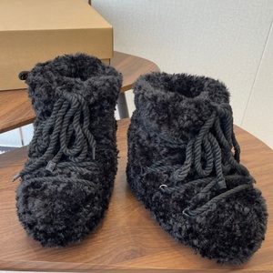 Botas de Nieve Unisex de Alta Calidad, Diseño de Lujo, Logotipo Personalizado, Fáciles de Poner, Impermeables, Ligeras, Modelo Cloud Tilt - Product Image 1