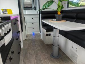 Pied <span class=keywords><strong>de</strong></span> <span class=keywords><strong>table</strong></span> réglable à dégagement rapide en alliage d'aluminium <span class=keywords><strong>pour</strong></span> <span class=keywords><strong>camping</strong></span>-cars, caravanes, véhicules récréatifs, accessoire d'origine <span class=keywords><strong>pour</strong></span> caravanes, <span class=keywords><strong>table</strong></span> pivotante - Product Image 3