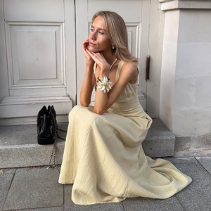 Robe midi élégante à col carré et taille haute pour femme, coupe ajustée, sans manches, chic et minimaliste, tenue décontractée - Product Image 4