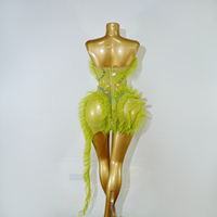 Robe mini asymétrique sans bretelles en tulle à volants avec cristaux de strass Chartreuse TianYi |   Costume de scène