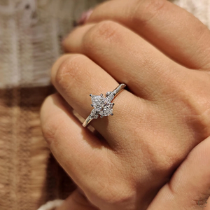 Anillo de Diamante Cultivado en Laboratorio, Diseño Refinado, Joyería Elegante y Brillante, Anillo Estiloso, Perfecto para Ocasiones Especiales, de la India - Product Image 5