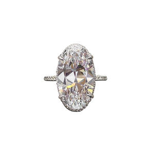 Anello di Fidanzamento F1419 per Donna con Diamante Naturale Taglio Ovale, Stile Lussuoso in Oro Bianco 18K con Montatura Halo - Product Image 4