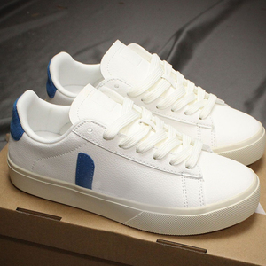 OEM / ODM Sneakers en cuir blanc, chaussures de créateur, Tenis Hombre, style minimaliste, décontracté, logo personnalisé, sneakers vulcanisées plates pour hommes - Product Image 1