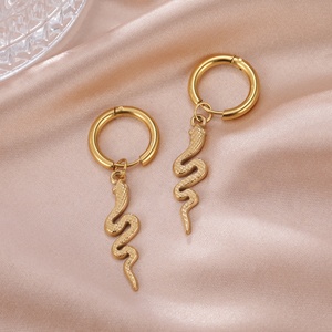 Punk serpente <span class=keywords><strong>orecchini</strong></span> <span class=keywords><strong>pendenti</strong></span> a cerchio Color oro <span class=keywords><strong>orecchini</strong></span> <span class=keywords><strong>pendenti</strong></span> animali in acciaio inossidabile gioielli regalo di compleanno per <span class=keywords><strong>uomo</strong></span> donna - Product Image 3