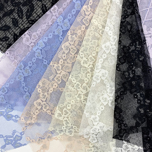 Tessuto in Tulle Bianco Floreale Trasparente in Poliestere Leggermente Ricamato per Abiti da Sposa, Abiti da Cerimonia e Lingerie - Product Image 4