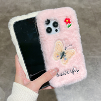Casing HP 3D Bordir Bulu Halus TPU Desain Kupu-kupu Bunga - Anti Benturan Bulu Imitasi Lembut Putih/Pink untuk 17 Pro Max