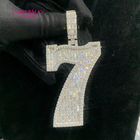 Hiphop Iced Out VVS Baguette Moissanite Pendentif Collier 2.5in Numéro 7 Pendentif Bling Rappeur Moissanite Numéro Initial Pendentif