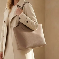 Sac fourre-tout en cuir pleine fleur minimaliste grande capacité pour ordinateur portable, personnalisable pour le bureau professionnel