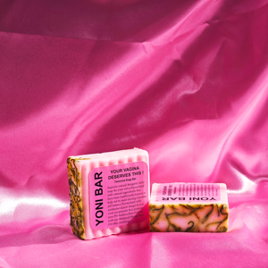 Jabón Íntimo Premium para Mujer con Hierbas y Aceites Naturales, Marca OEM, pH Balanceado - Product Image 2