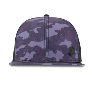 Casquette de sport ajustée et imperméable TCAP personnalisable avec technique de perforation au laser résistante à l'eau - Product Image 1