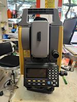 Estación Total GPS Topcon GTS-2002 con Clasificación IP66, Aumento de 32X, Precisión Angular de 2'', Alcance de Prismas GM102 GM105 GM52
