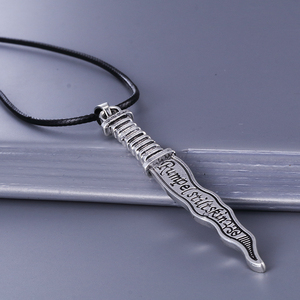 Collier de mode Blanche-Neige, pendentif vintage en forme de poignard du Nain Rumpelstiltskin, en alliage de zinc plaqué argent antique, avec chaîne en corde - Product Image 6