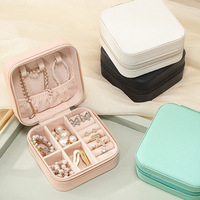 Organisateur de bijoux de voyage personnalisé Boîtes de rangement et d'emballage pour colliers en cuir artificiel Rectangle de logo pour bague, pendentif et boucle d'oreille