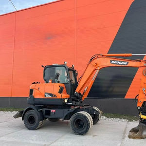 รถขุดล้อยางขนาดเล็กแบบใช้ล้อ6ตันเครื่องยนต์คัมมินส์ DX55W - Product Image 1