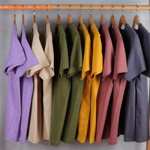 Ensemble assorti short camouflage <span class=keywords><strong>orange</strong></span> et t-<span class=keywords><strong>shirt</strong></span> blanc à motifs pour <span class=keywords><strong>homme</strong></span>, style streetwear décontracté et tendance, respirant, t-shirts personnalisés pour <span class=keywords><strong>homme</strong></span> - Product Image 1
