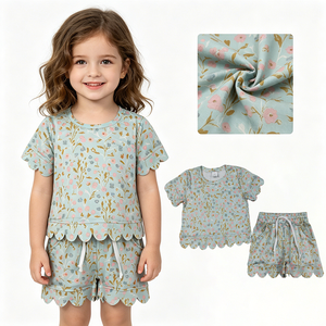 Conjunto de 2 piezas floral para niñas, top de manga corta, pantalones cortos con dobladillo festoneado, conjunto de verano, ropa informal cómoda - Product Image 1