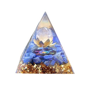 Pirámide de Resina Epoxi con Flor de Loto Azul, Adorno de Resina para Feng Shui, Decoración para el Hogar, Escritorio, Sala de Estar - Product Image 5