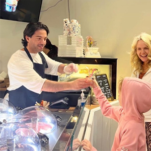 เครื่องทำไอศกรีมและเจลาโต้แบบมัลติฟังก์ชั่น MILES 4-Bowl พร้อมตัวเลือกผลไม้และนม สำหรับใช้งานเชิงพาณิชย์ รับประกัน 2 ปี รุ่น Tofu G - Product Image 3