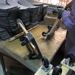 Carro móvil de madera de perfil bajo al por mayor, carro de 4 ruedas con ruedas giratorias para transporte de muebles pesados - Product Image 4