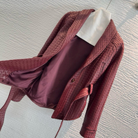 Nouvelle veste biker en peau de mouton véritable pour femme, collection début d'automne, couleur unie, avec sangles de fixation faites à la main