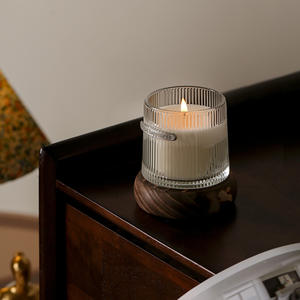 Juego de Velas Aromáticas con Aceites Esenciales, Serie Blooming Delight, en Frascos de Vidrio Hechos a Máquina, de Larga Duración, para Pascua, Ramadán, Diwali - Product Image 3