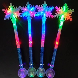 Juguetes iluminados para fiesta de Navidad de concierto, Varita mágica con luz Led, Varita congelada de copo de nieve, suministros de decoración de juguetes, palo Led intermitente - Product Image 1