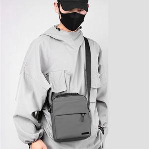 <span class=keywords><strong>Sac</strong></span> à <span class=keywords><strong>bandoulière</strong></span> élégant de haute qualité pour hommes Design décontracté à la mode avec logo personnalisé en nylon durable - Product Image 4