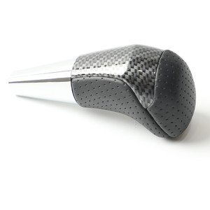 Pommeau de levier de vitesse en cuir perforé pour Toyota Highlander, accessoire d'intérieur de voiture au design ergonomique - Product Image 3