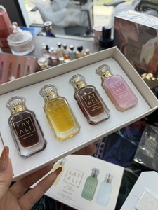 Set Regalo di Fragranze Femminili Tema Vacanza e Fiori Dolci 4x30ml Spray Eau De Parfum Lunga Durata Set Profumi Kayali - Product Image 6