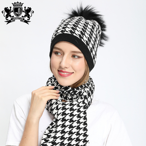 Janefur Scarves Beanie <span class=keywords><strong>Bonnet</strong></span> à carreaux pour femmes Hiver doux Angora Beanie Hat With Fur Pom Neck Warmer Scarf - Product Image 3