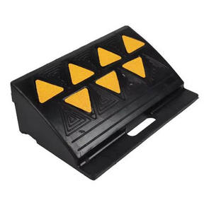 แผ่นยางกันลื่นสำหรับจอดรถบรรทุกขนาดใหญ่ พร้อมที่จับ - Product Image 1