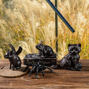 Decoración Vintage de Hierro Fundido con Forma de Animales para Halloween: Cerdo, Gato, Rana, Príncipe, Araña para Fiestas al Aire Libre - Product Image 5