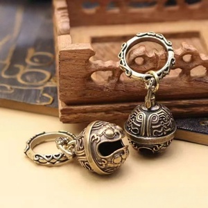 Portachiavi con Campana in Ottone Portafortuna Stile Feng Shui Cinese, Monete d'Oro, Monete dei Cinque Imperatori Retrò, Cordino per Telefono, Campane Taotie, Regali - Product Image 4