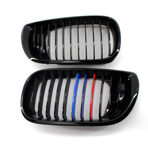 Parrilla Delantera BMW E46 2002-2005, Negro Brillante, Estilo M, Tres Colores, Plástico ABS, Para Mejora o Reequipamiento - Product Image 1