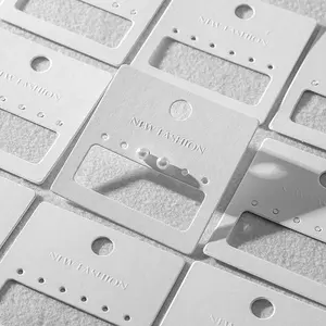 תכשיטים אריזה לבן כרטיס התאמה אישית מובלט מודפס לוגו נייר 3displaying כרטיסים עבור שבוע אחד עגילי תלייה